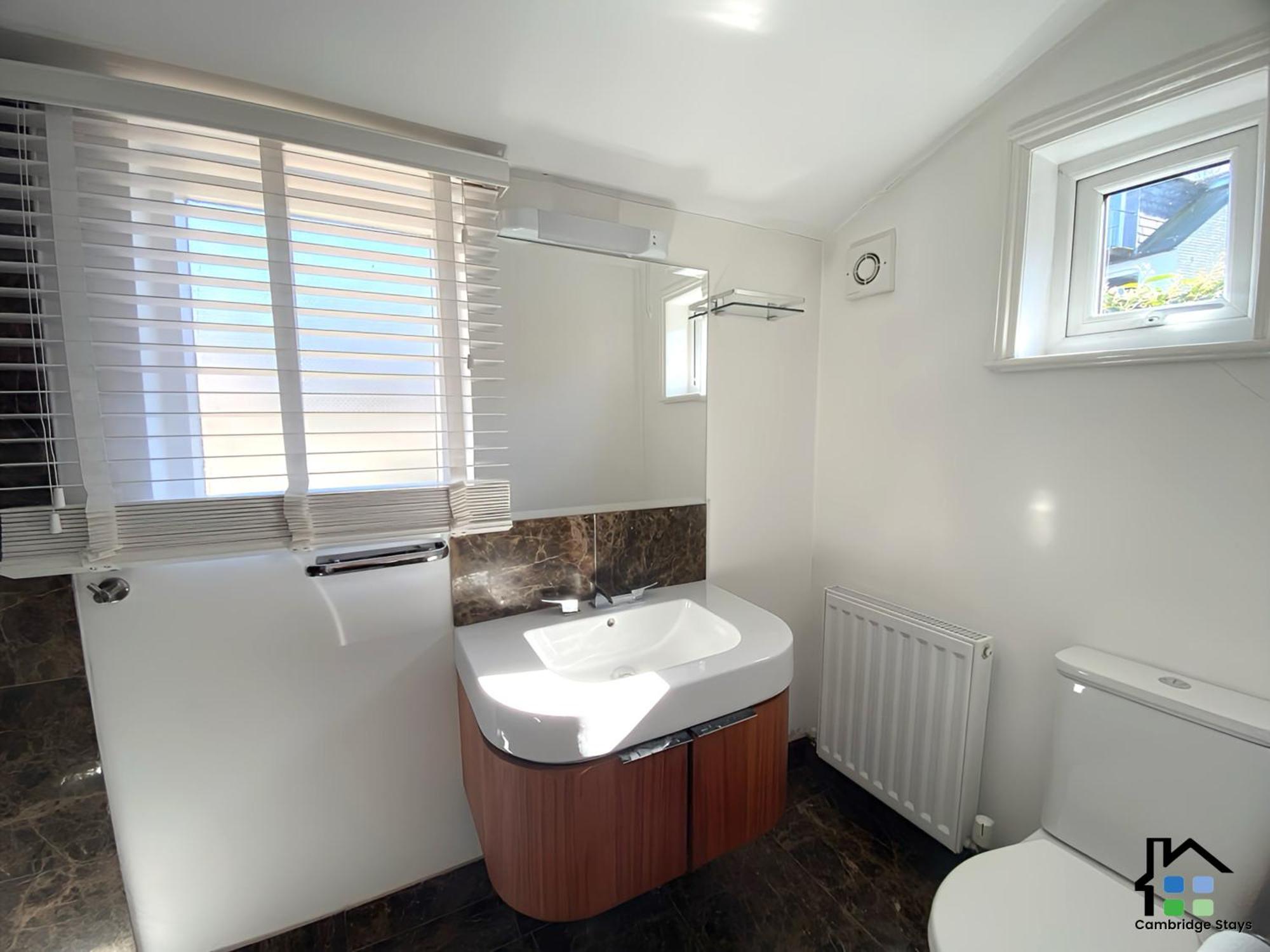 Cambridge Stays 3Br House, Easy Walk To City Center, 2 Showers, Garden, 2 Free Parking Spaces Ngoại thất bức ảnh