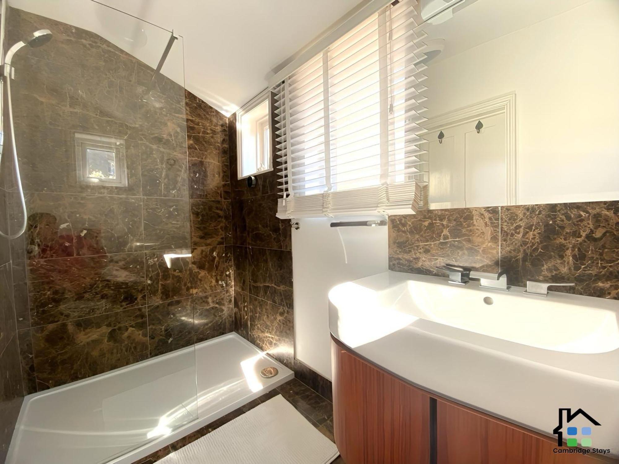 Cambridge Stays 3Br House, Easy Walk To City Center, 2 Showers, Garden, 2 Free Parking Spaces Ngoại thất bức ảnh