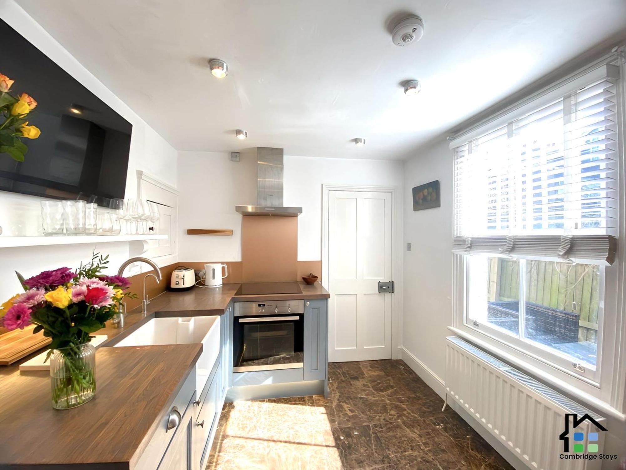 Cambridge Stays 3Br House, Easy Walk To City Center, 2 Showers, Garden, 2 Free Parking Spaces Ngoại thất bức ảnh